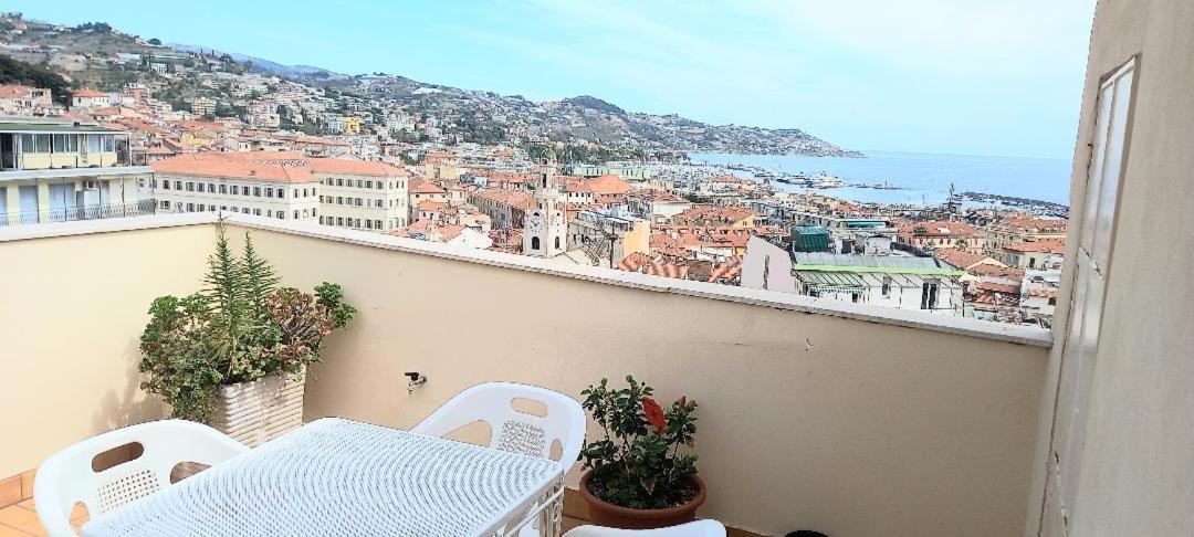 Апартаменты Dimora Bellavista,Garage Privato,Due Piani Санремо Экстерьер фото